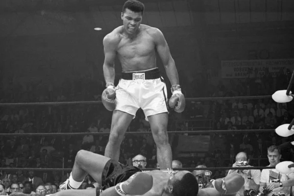 Breaking Down Iconic Moments in Sports History